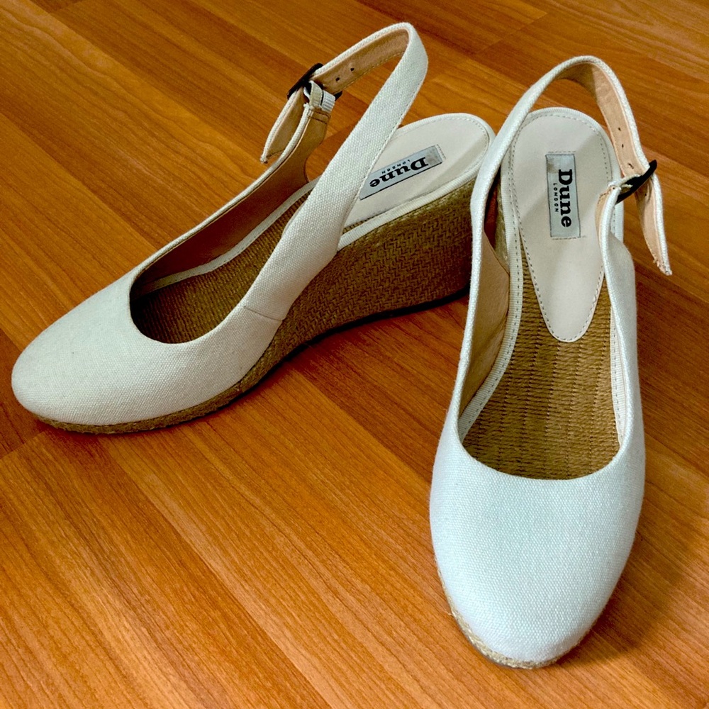 Dune London closed-toe cream wedges Size 10